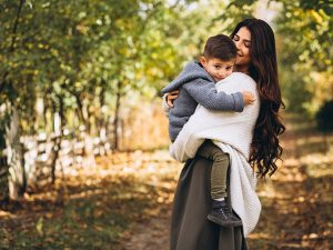 mother-with-little-son-autumn-park (2)